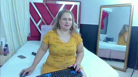 Snapshot of anyelamature chatting on 01/15/25, 03:33 Anyela online show from 01/15/25, 03:33