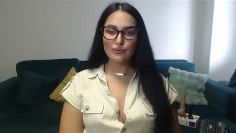 Snapshot of anyevyy chatting on 06/23/26, 06:33 AnyEvyy online show from 06/23/26, 06:33