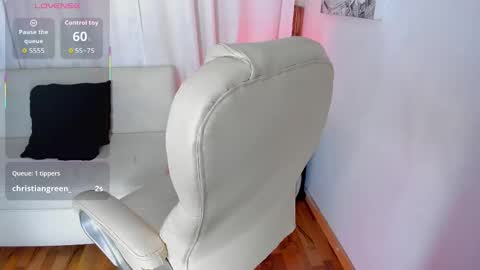 Anyi online show from 09/17/25, 12:18