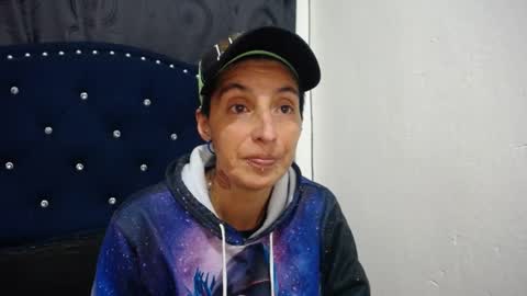 Snapshot of anyu_1306 chatting on 01/04/25, 04:55 anyu online show from 01/04/25, 04:55