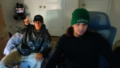 ApacheWithWebcam online show from 12/20/25, 08:27