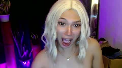 Snapshot of aphr0dite_x chatting on 12/01/24, 08:09 Roman Goddess online show from 12/01/24, 08:09