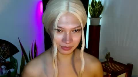 Snapshot of aphr0dite_x chatting on 12/08/24, 11:46 Roman Goddess online show from 12/08/24, 11:46