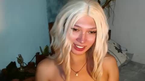 Snapshot of aphr0dite_x chatting on 12/16/24, 05:06 Roman Goddess online show from 12/16/24, 05:06