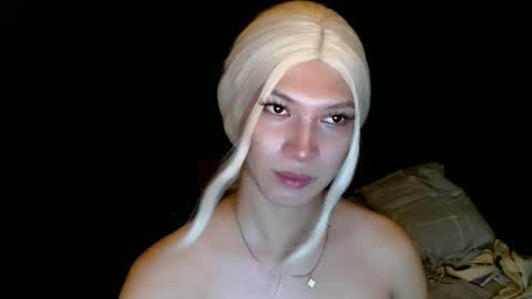 Snapshot of aphr0dite_x chatting on 12/24/24, 08:11 Roman Goddess online show from 12/24/24, 08:11