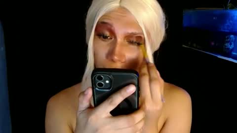 Snapshot of aphr0dite_x chatting on 12/29/24, 06:14 Roman Goddess online show from 12/29/24, 06:14