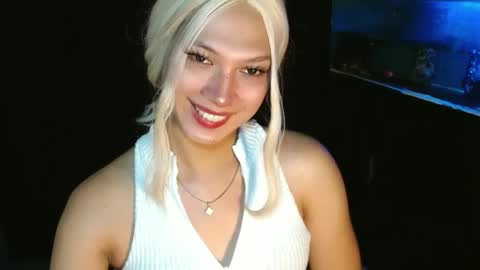 Snapshot of aphr0dite_x chatting on 12/30/24, 03:13 Roman Goddess online show from 12/30/24, 03:13