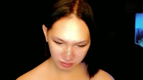 Snapshot of aphr0dite_x chatting on 01/04/25, 05:47 Roman Goddess online show from 01/04/25, 05:47