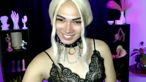 Snapshot of aphr0dite_x chatting on 02/15/25, 09:26 Roman Goddess online show from 02/15/25, 09:26