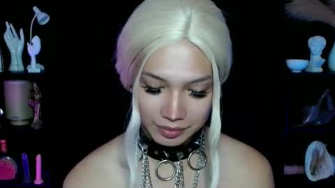 Snapshot of aphr0dite_x chatting on 02/24/25, 03:12 Roman Goddess online show from 02/24/25, 03:12