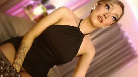 Snapshot of aphrodite_may chatting on 06/05/26, 12:50 kathryn online show from 06/05/26, 12:50