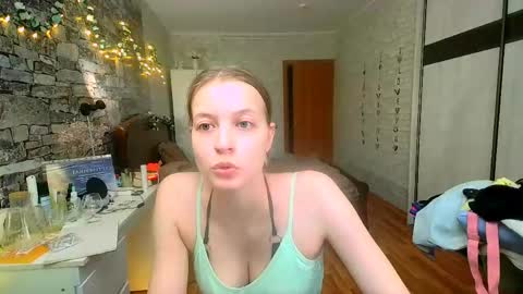 Aphrodite online show from 04/28/26, 02:00