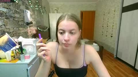 Snapshot of aphrodite_wow_ chatting on 05/17/26, 03:41 Aphrodite online show from 05/17/26, 03:41