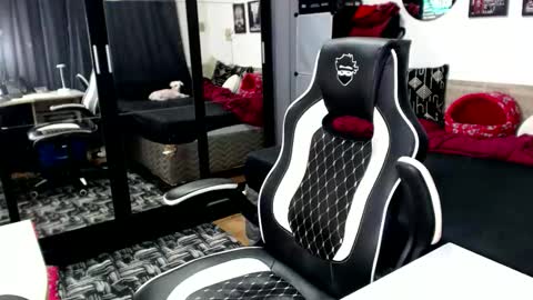 Snapshot of apolloferraz22 chatting on 03/09/26, 01:53 Apollo Ferraz online show from 03/09/26, 01:53