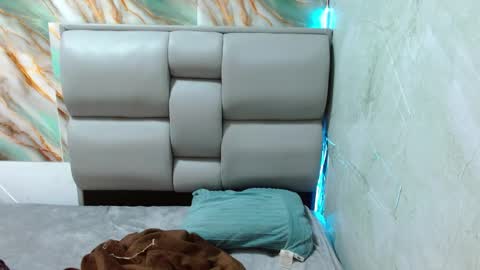 Apolo online show from 09/16/25, 06:31