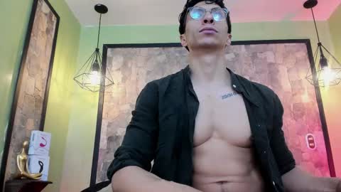 apolo_crus online show from 10/06/25, 03:37