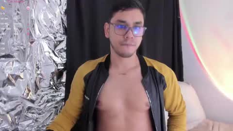 Snapshot of apolo_jake chatting on 09/30/25, 03:00 Luca. online show from 09/30/25, 03:00