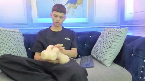   online show from 03/25/26, 02:17