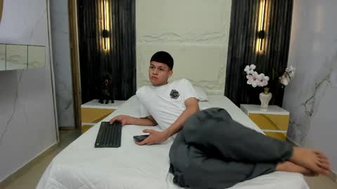   online show from 04/09/26, 02:11