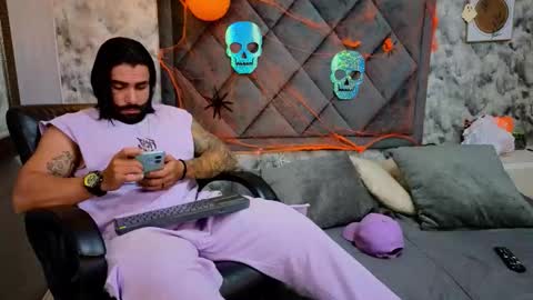 Apolo online show from 10/15/25, 11:27