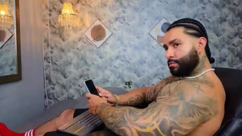 Apolo online show from 12/20/25, 10:17