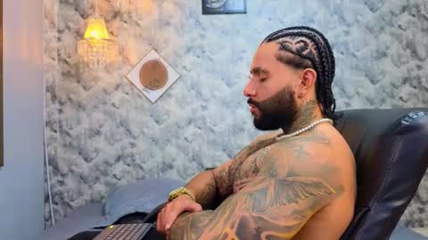 Apolo online show from 12/21/25, 08:27