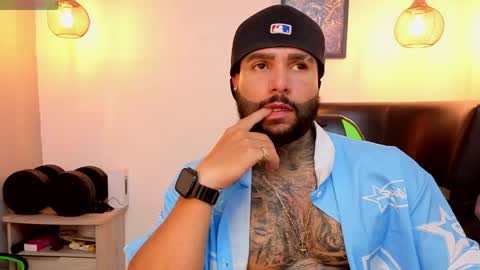 Snapshot of apolo_ryder chatting on 05/07/26, 12:05 APOLO online show from 05/07/26, 12:05