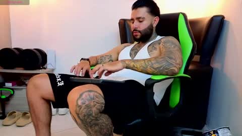 Snapshot of apolo_ryder chatting on 05/09/26, 11:21 APOLO online show from 05/09/26, 11:21