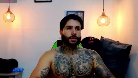 Snapshot of apolo_ryder chatting on 05/19/26, 11:33 APOLO online show from 05/19/26, 11:33