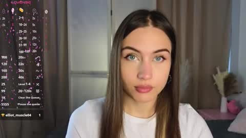 Vicki online show from 09/19/25, 09:11