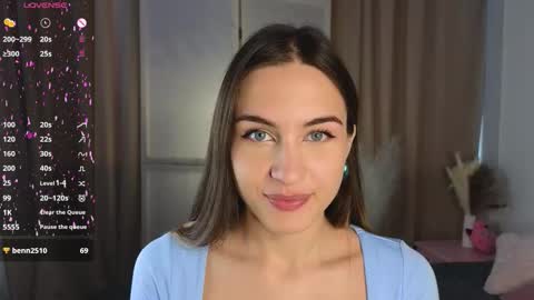 Vicki online show from 09/20/25, 09:10