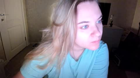 appleyummybuns online show from 11/12/25, 04:18