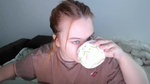 appleyummybuns online show from 06/06/26, 11:37