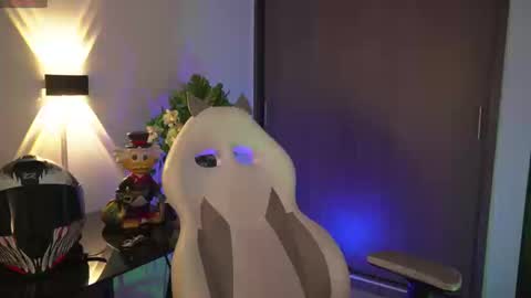 Snapshot of appolo_allen chatting on 09/17/25, 10:33 insta appolo master online show from 09/17/25, 10:33