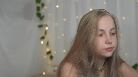  REYNA  my friend   online show from 09/21/25, 08:27