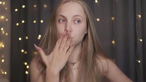  REYNA  my friend   online show from 09/23/25, 03:04