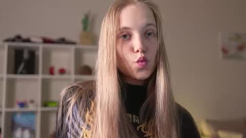  REYNA  my friend   online show from 11/21/25, 04:16