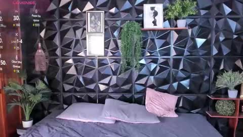 apprilfoxx online show from 12/02/25, 03:07