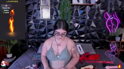 Snapshot of appril_foxx chatting on 12/15/25, 03:38 apprilfoxx online show from 12/15/25, 03:38