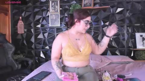 Snapshot of appril_foxx chatting on 02/17/26, 01:18 apprilfoxx online show from 02/17/26, 01:18
