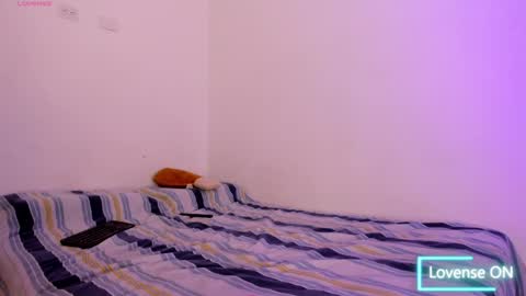 Snapshot of apriilpeach_ chatting on 01/16/25, 11:48 Maria online show from 01/16/25, 11:48