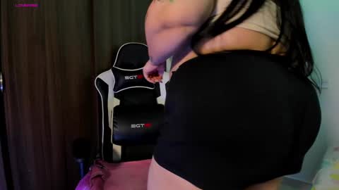 Snapshot of apriilpeach_ chatting on 09/25/25, 10:46 Maria online show from 09/25/25, 10:46