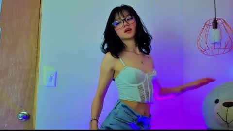 Snapshot of april_bennett chatting on 06/02/26, 12:18 online show from 06/02/26, 12:18
