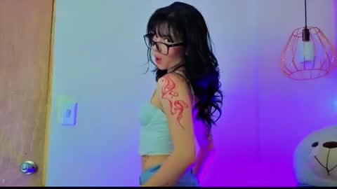 Snapshot of april_bennett chatting on 06/10/26, 12:04 online show from 06/10/26, 12:04