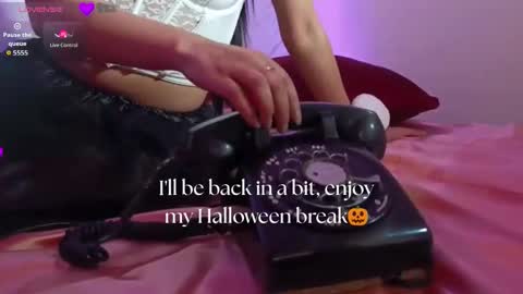 A P R I L online show from 10/16/25, 12:06