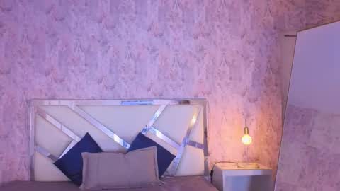 Snapshot of april_summer_ chatting on 03/13/26, 09:32 Isabella online show from 03/13/26, 09:32