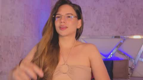 Snapshot of april_summer_ chatting on 05/19/26, 09:32 Isabella online show from 05/19/26, 09:32