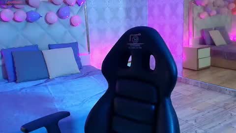  APRIL  online show from 03/04/26, 04:07