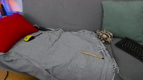 April online show from 09/11/25, 03:34