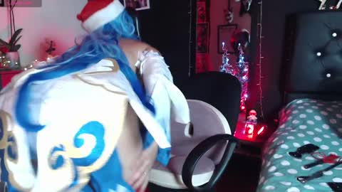 Snapshot of aprildol chatting on 12/25/24, 07:35 lucy online show from 12/25/24, 07:35